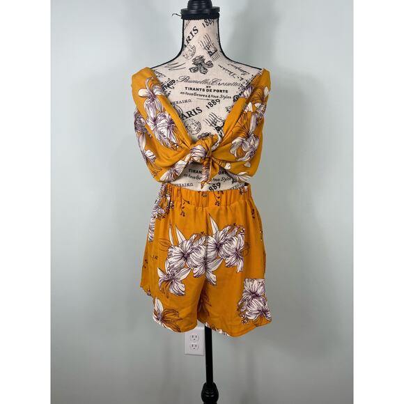 NWT Hey Samy Yellow and white floral crop top and high waisted Shorts set - Picture 1 of 11
